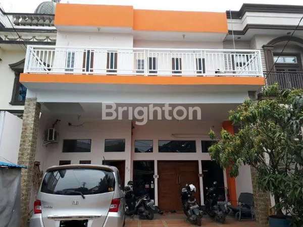 image RUMAH 3 LANTAI SHM 238M² DI MEDAN TIMUR, SIAP HUNI & USAHA (4)