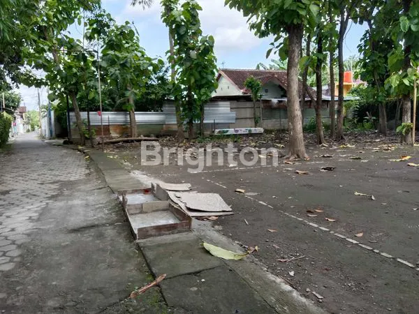 image TANAH PEKARANGAN STRATEGIS 297 M² DI AREA PENDIDIKAN YOGYAKARTA  (2)