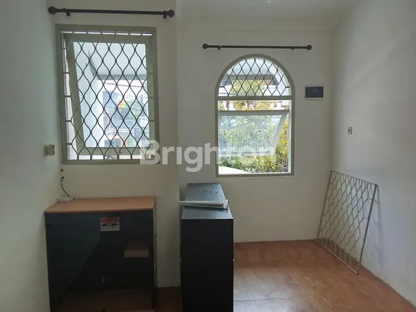 image RUMAH DISEWA TAMAN SEMANAN INDAH JAKARTA BARAT (7)