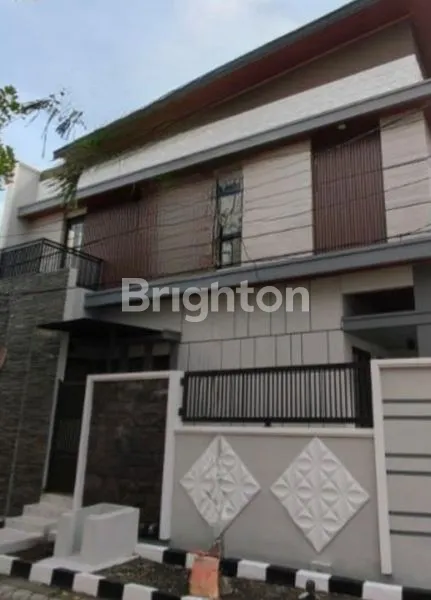 image RUMAH STRATEGIS DEKAT KAMPUS, 2 LANTAI SIAP HUNI (1)