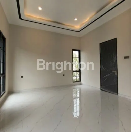 image RUMAH STRATEGIS DEKAT KAMPUS, 2 LANTAI SIAP HUNI (2)