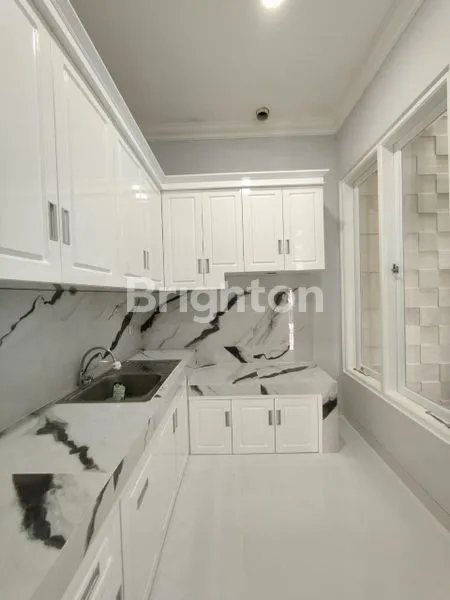 image RUMAH TINGGAL EKSLUSIF BANGUNAN DEKOR DAN ARSITEKTUR  YANG SUDAH RAPI DAN INDAH (8)