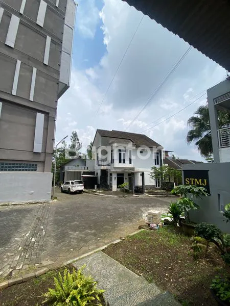 image RUMAH STRATEGIS DI BATU 5 MENIT KE JATIM PARK & HOTEL (4)