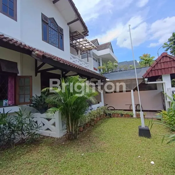 HUNIAN ASRI 240 M² DI KOMPLEK TENANG VILLA DELIMA