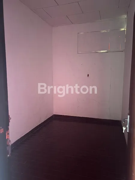 image RUKO SIAP HUNI DAN BANYAK RUANG – LOKASI STRATEGIS (6)