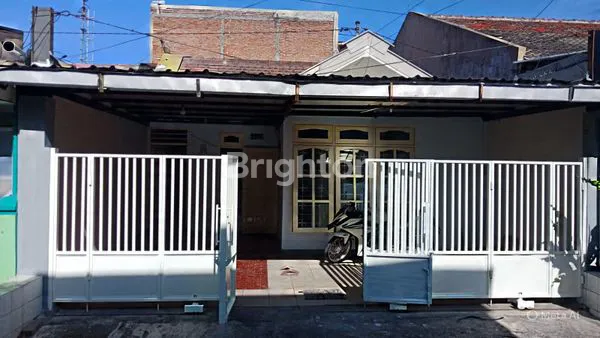 image RUMAH SAWOJAJAR MURAH SIAP HUNI 2 LANTAI,DEKAT DENGAN PINTU MASUK TOL,SANGAT STRATEGIS DEKAT DENGAN FASILITAS UMUM (1)