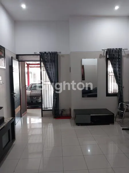 image HUNIAN STRATEGIS DI GRAND SHARON, 3 LANTAI SIAP HUNI (7)