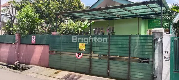 image RUMAH LAMA DI SASAK GANTUNG TENGAH KOTA BANDUNG (1)