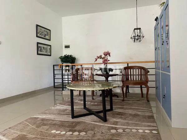 RUMAH MEWAH 2 LANTAI DI TANAH KUSIR, LT 215M²