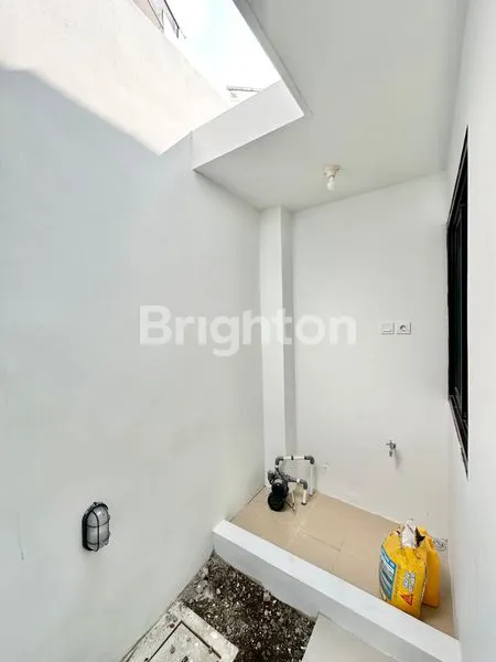 image DISEWAKAN RUMAH BARU DI MAJAPAHIT SEMARANG (2)