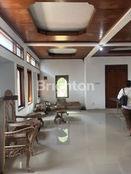 image GEDUNG STYLE BALINESE DENGAN SPACE YANG LUAS (2)