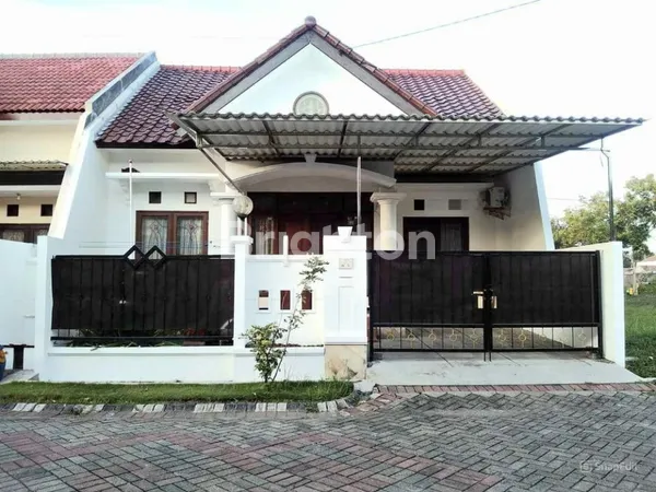 image RUMAH ONE GATE SYSTEM GRAHA SAMPURNA INDAH WIYUNG SURABAYA (1)