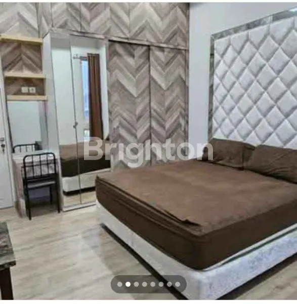 image RUMAH 2 LANTAI BONUS FURNISH DI KUTISARI SURABAYA (2)