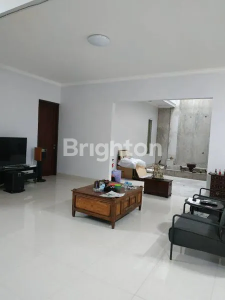 image HUNIAN NYAMAN 2 LANTAI,CARPORT LUAS DI PONDOK JAGUNG (4)