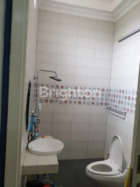 image HUNIAN LINGKUNGAN BERSIH SIAP HUNI LOKASI STRATEGIS BEBAS BANJIR DI PALEM SEMI KARAWACI TANGERANG (4)