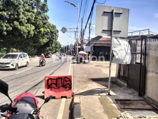 image DISEWAKAN EX RESTO DI LENTENG AGUNG  (2)