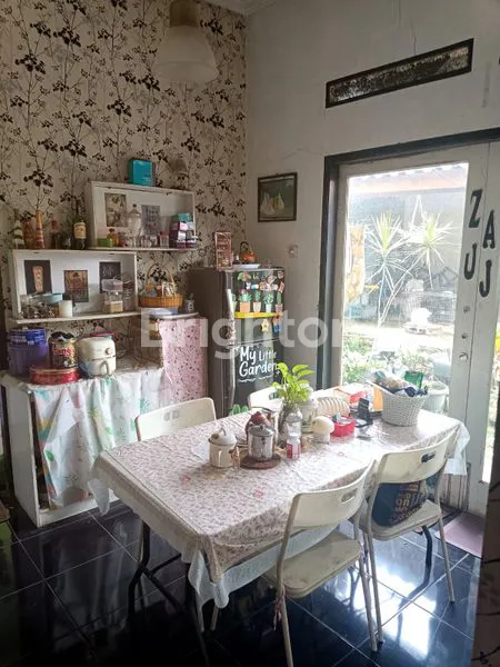 image RUMAH SIAP HUNI, SHM, LT 235M² DI LOKASI NYAMAN (3)