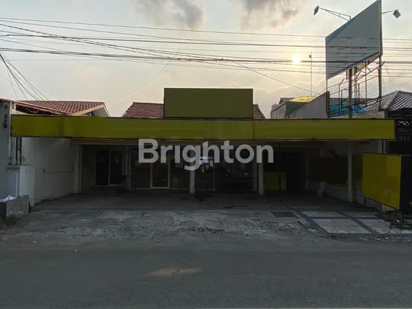 image RUMAH USAHA RAYA RUNGKUT ASRI, LOKASI STRATEGIS, SELANGKAH MERR, COCOK USAHA MAUPUN KANTOR (1)