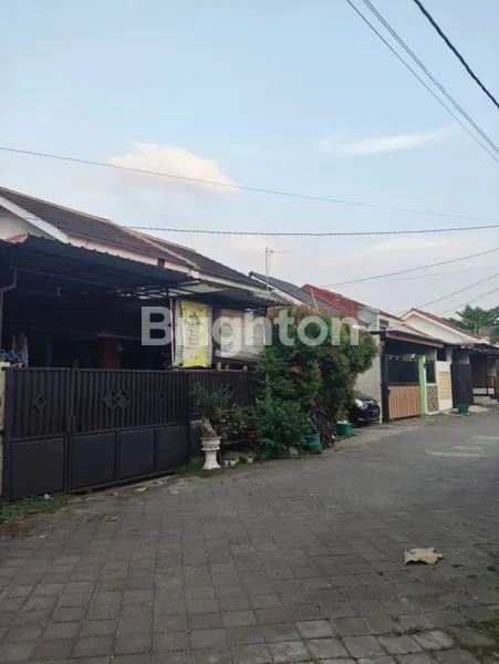 image RUMAH DI PERUM HUNIAN MOJOSONGO (2)