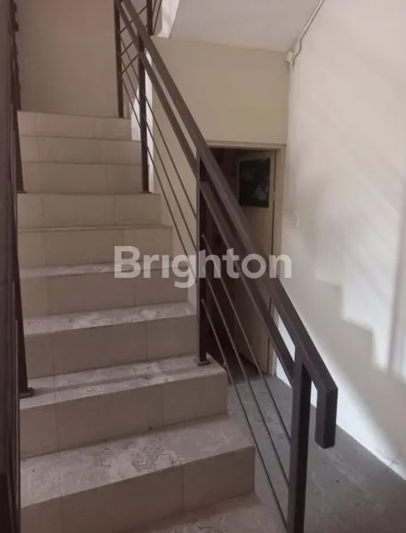 image RUKO STRATEGIS DI DR.  SOETOMO SOLO (3)