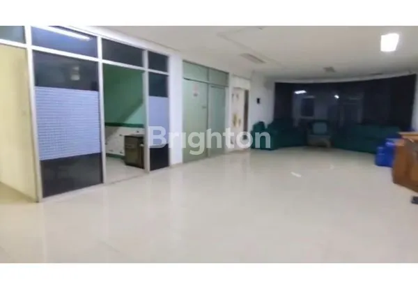 image DI SEWAKAN RUKO 3,5 LANTAI STRATEGIS DI JALAN RAYA CONDET (3)