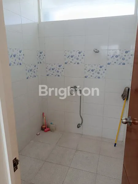 image RUMAH 2 LANTAI NUANSA VILLA DI BRIDGETOWN MALANG (3)