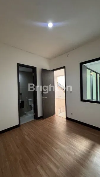 image DIJUAL RUMAH 3 LANTAI HIERA WELTON BSD CITY BRAND NEW (5)