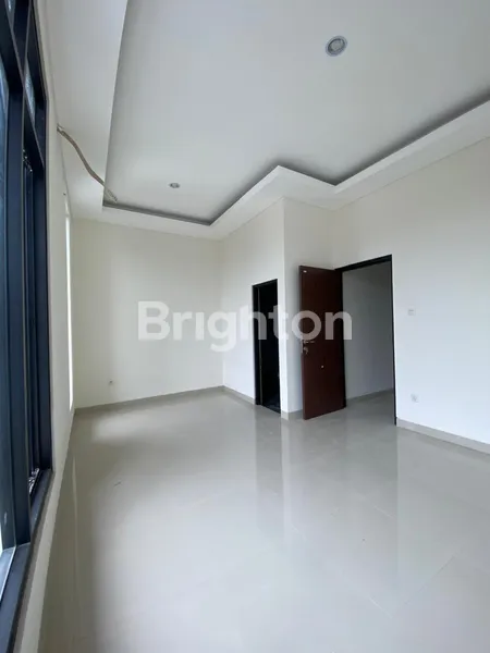 image RUMAH CANTIK TERMURAH AREA RUNGKUT DEKAT MERR, UPN, TOL, PUSAT KULINER (4)