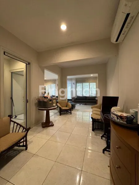 image JUAL CEPAT RUMAH DE PARK HADAP SELATAN RAPIH DENGAN TAMAN DEPAN DAN TAMAN BELAKANG, DE PARK BSD CITY (6)