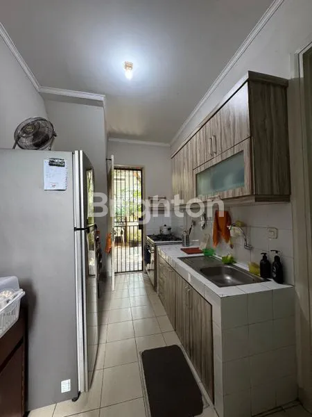 image JUAL CEPAT RUMAH DE PARK HADAP SELATAN RAPIH DENGAN TAMAN DEPAN DAN TAMAN BELAKANG, DE PARK BSD CITY (5)