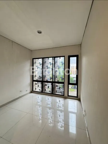 image RUMAH BRAND NEW, SIAP HUNI, MAYFIELD @ GREENWICH PARK, BSD CITY (8)