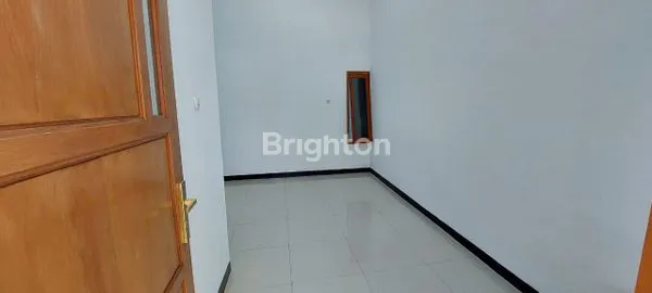 image RUMAH SIAP HUNI DI PERUMAHAN PUTRA BANGSA MEDOKAN AYU SURABAYA TIMUR DIBAWAH HARGA 1M (4)