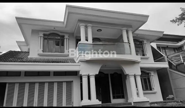image RUMAH MEWAH DAN MEGAH BARU RENOVASI  MAINROAD  , PONDOK HIJAU PERMAI  SETIABUDI , GEGERKALONG  KOTA BANDUNG (1)