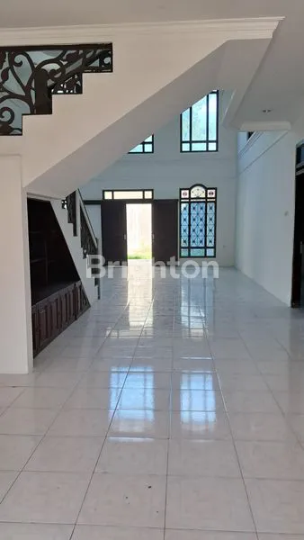 image RUMAH MEWAH DAN MEGAH BARU RENOVASI  MAINROAD  , PONDOK HIJAU PERMAI  SETIABUDI , GEGERKALONG  KOTA BANDUNG (2)