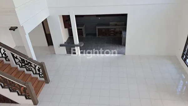 image RUMAH MEWAH DAN MEGAH BARU RENOVASI  MAINROAD  , PONDOK HIJAU PERMAI  SETIABUDI , GEGERKALONG  KOTA BANDUNG (4)