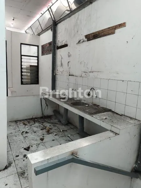 image INVESTASI STRATEGIS: RUKO 3 TINGKAT, LT 300 M² DI SURABAYA (2)