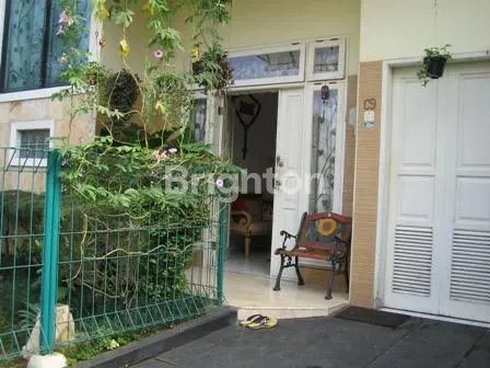 image RUMAH MEWAH LOKASI STRATEGIS (2)