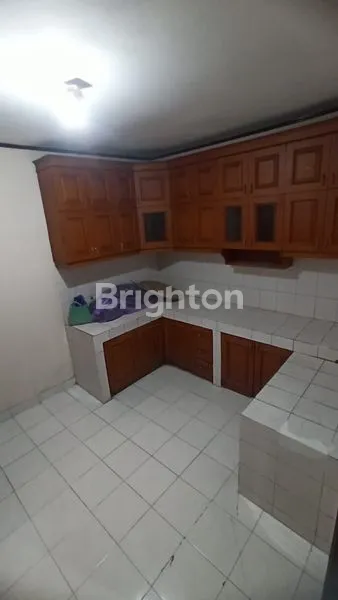image RUMAH 3 LANTAI SEMI FURNISHED DI CIPUTAT TIMUR, DEKAT UIN (7)