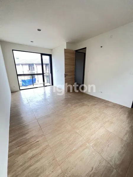 image DISEWAKAN RUMAH CENDANA LIVIN PARK SERPONG (5)