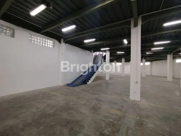 image DISEWAKAN GUDANG KOMERSIL, AKSES JALAN BESAR, SEMINYAK (2)