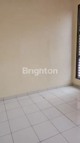 image HUNIAN DI KOMPLEK GOLDEN SUTRISNO (6)