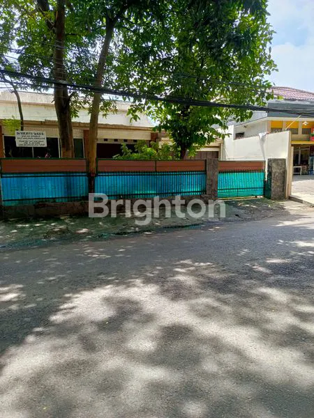 RUMAH ASRI  DITENGAH KOTA SEMARANG , DEKAT KLENTENG  SAM POO KONG SEMARANG