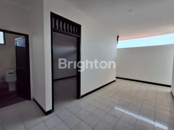 image RUMAH 2 LANTAI SIAP PAKAI DI SEMARANG TIMUR (8)