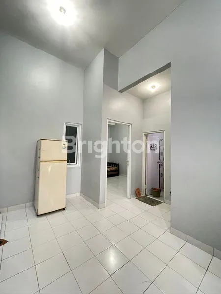 image RUMAH STRATEGIS DI SERPONG, DEKAT FASILITAS LENGKAP (2)