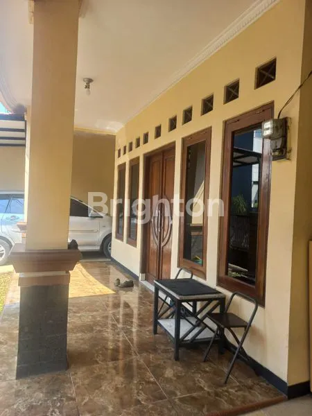 image RUMAH 3 LANTAI DENGAN ROOFTOP DI BOGOR (3)