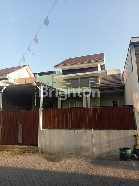 image RUMAH SIAP HUNI, BU,  DI PERUMAHAN GREEN HILL GRESIK, LOKASI STRATEGIS DAN LINGKUNGAN YANG NYAMAN (1)