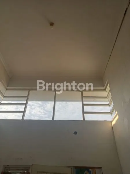 image RUMAH SIAP HUNI, BU,  DI PERUMAHAN GREEN HILL GRESIK, LOKASI STRATEGIS DAN LINGKUNGAN YANG NYAMAN (5)