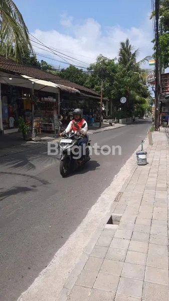 image TOKO KOMERSIAL DI SEMINYAK, LOKASI RAMAI (2)