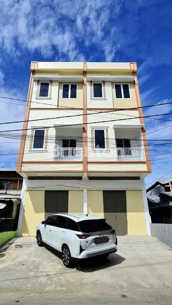 image RUKO 3 LANTAI SHM SIAP HUNI DI TENGAH KOTA (1)