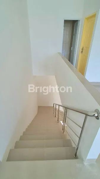 image RUKO 3 LANTAI SHM SIAP HUNI DI TENGAH KOTA (6)